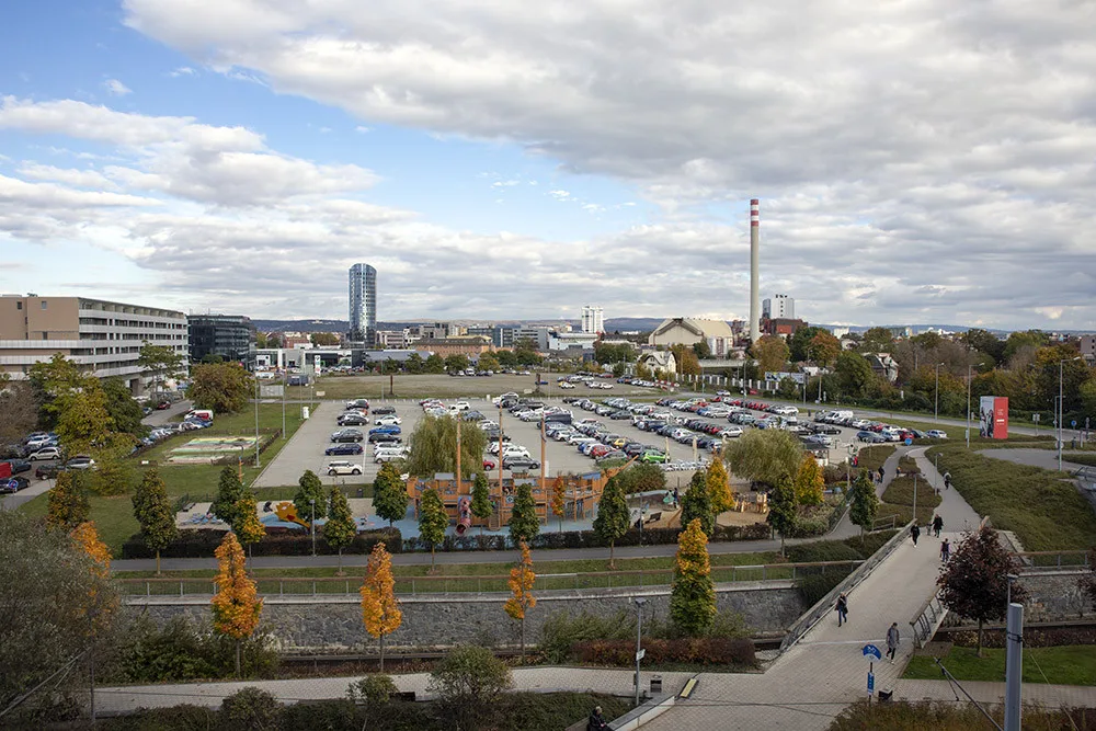 Na parkovacích plochách u Šantovka má vzniknout nová čtvrť Šantovka District