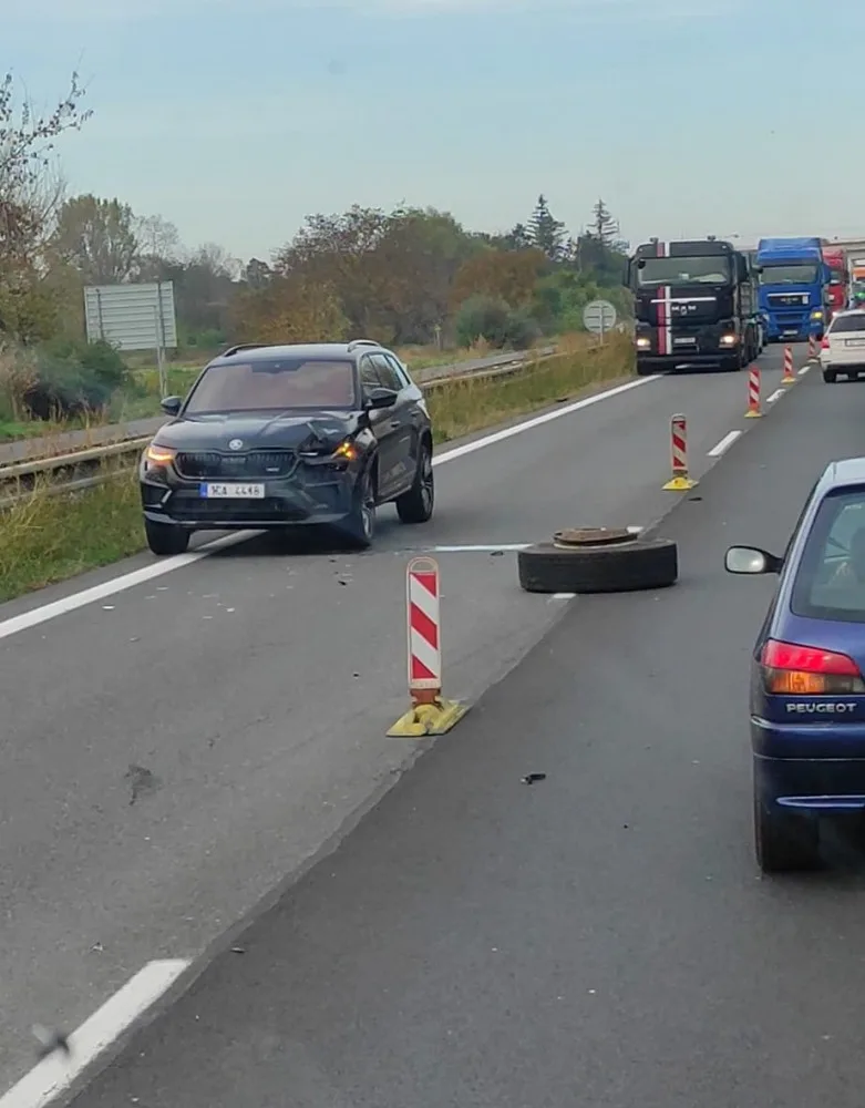 Dálnici D35 z Mohelnice na Olomouc zablokovala nehoda, k havárii došlo ve zúžení
