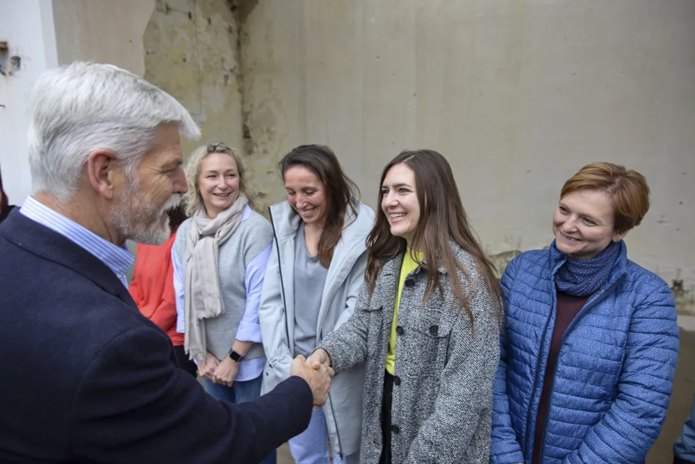 Prezident Pavel zavítal do továrny na flanelové košile. Náš nejlepší influencer, děkovali majitelé