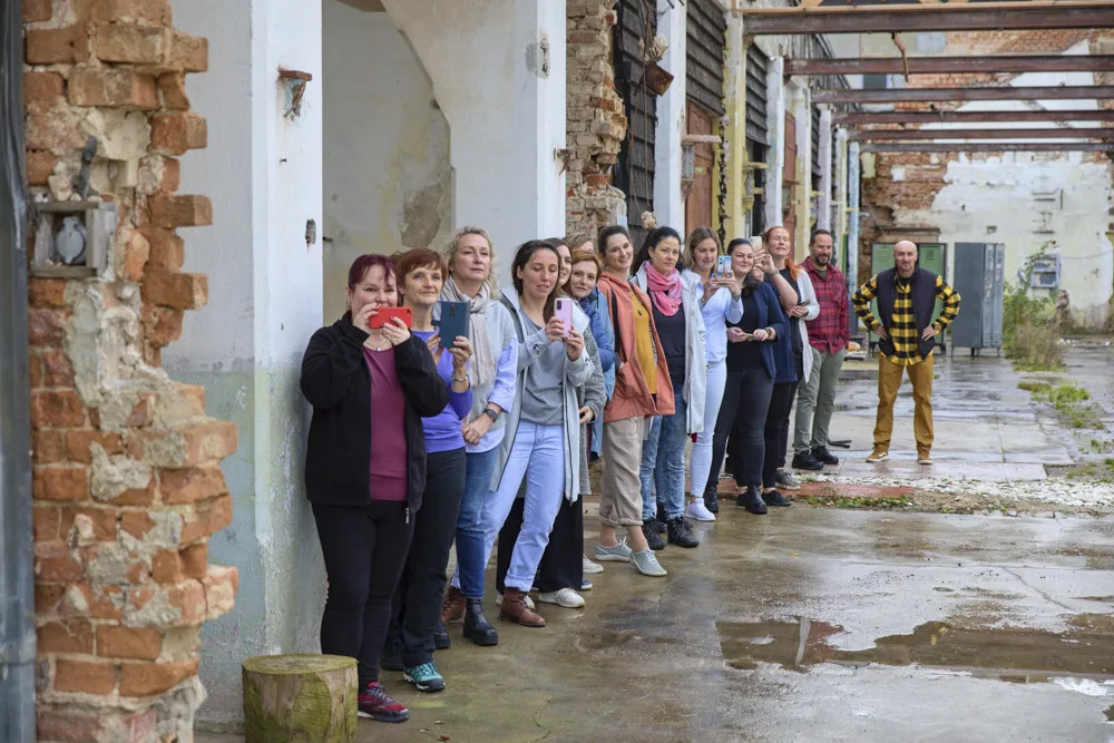 Prezident Pavel zavítal do továrny na flanelové košile. Náš nejlepší influencer, děkovali majitelé