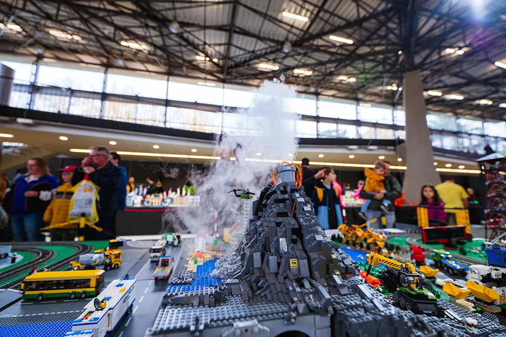 Interaktivní modely i obří stavby. Olomoucké výstaviště se promění ve Svět kostek
