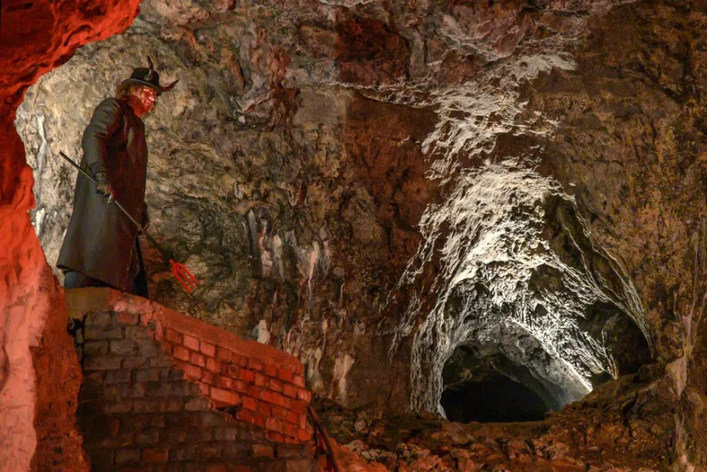 Mladečské jeskyně se poprvé promění v peklo s čerty. Po rodičích dětí budou chtít seznam hříchů