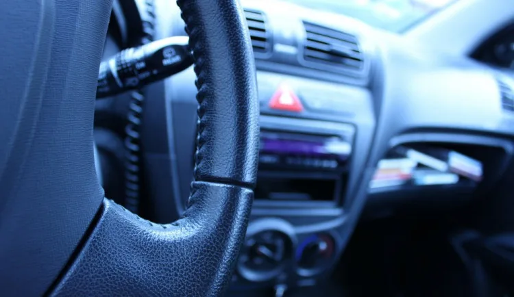 size3-17010904775501-152-zaci-v-autoskole-se-pri-uceni-zapoti-do-testovych-otazek-pribude-dalsich-padesat