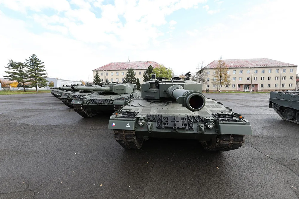 Silnější tankové střelby na Libavé: starousedlíci z okolí jsou zvyklí, nové obyvatele Leopardy ruší