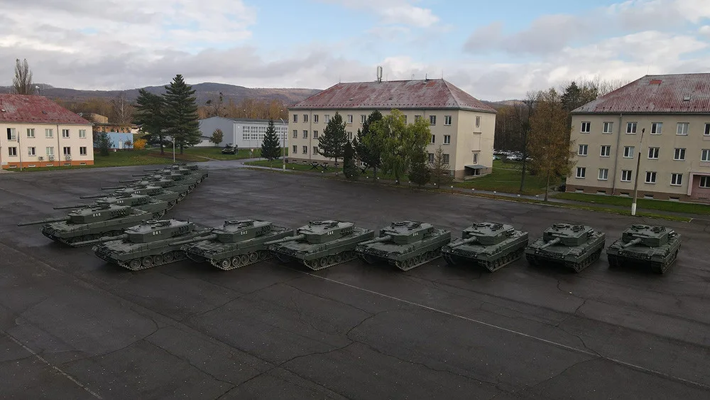 Silnější tankové střelby na Libavé: starousedlíci z okolí jsou zvyklí, nové obyvatele Leopardy ruší