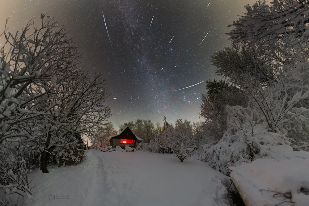 Oblohou prolétávají Geminidy. Meteorický roj vyvrcholí v noci na pátek