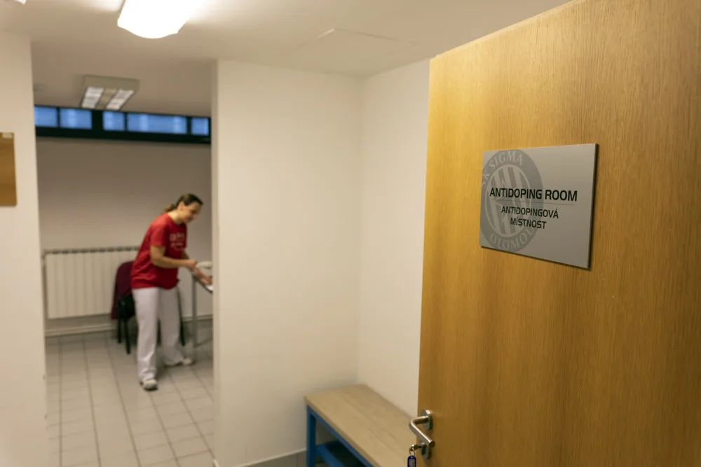 FOTOGALERIE: 470 mililitrů nejen modré krve. Fotbalová Sigma Olomouc hostila speciální odběr