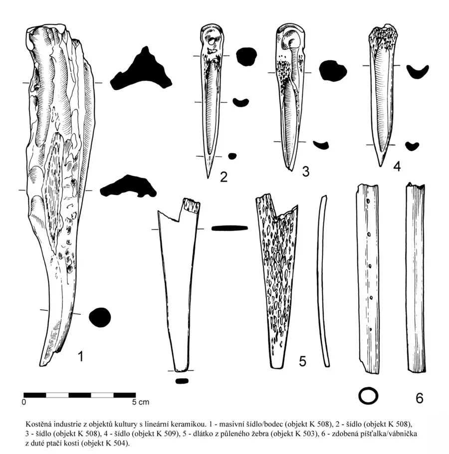 Ve Vrahovicích archeologové objevili zdobenou píšťalku z kosti. Bylo zde rozsáhlé neolitické sídliště
