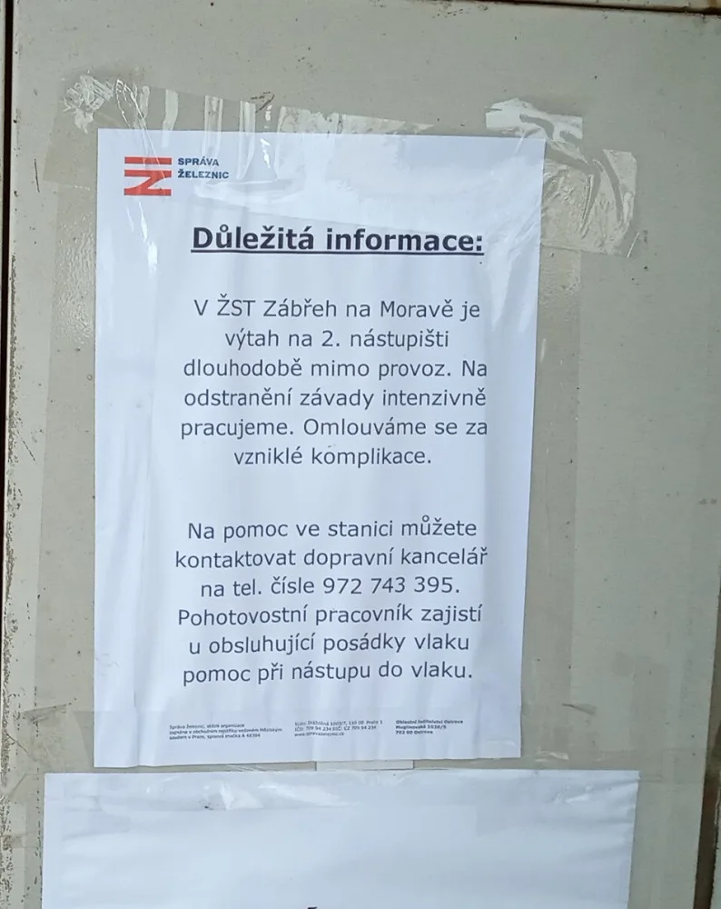 Problémy v zahraničí? Výtah pro kočárky a vozíčkáře na hlavním koridoru v Zábřehu půl roku nefungoval