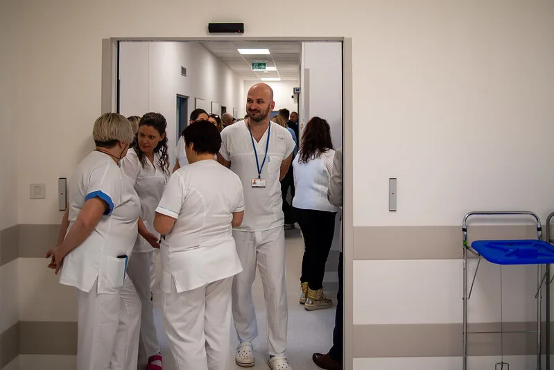 Operační sály v olomoucké Fakultní nemocnici prošly rekonstrukcí. Zkrátí čekací doby na oční klinice