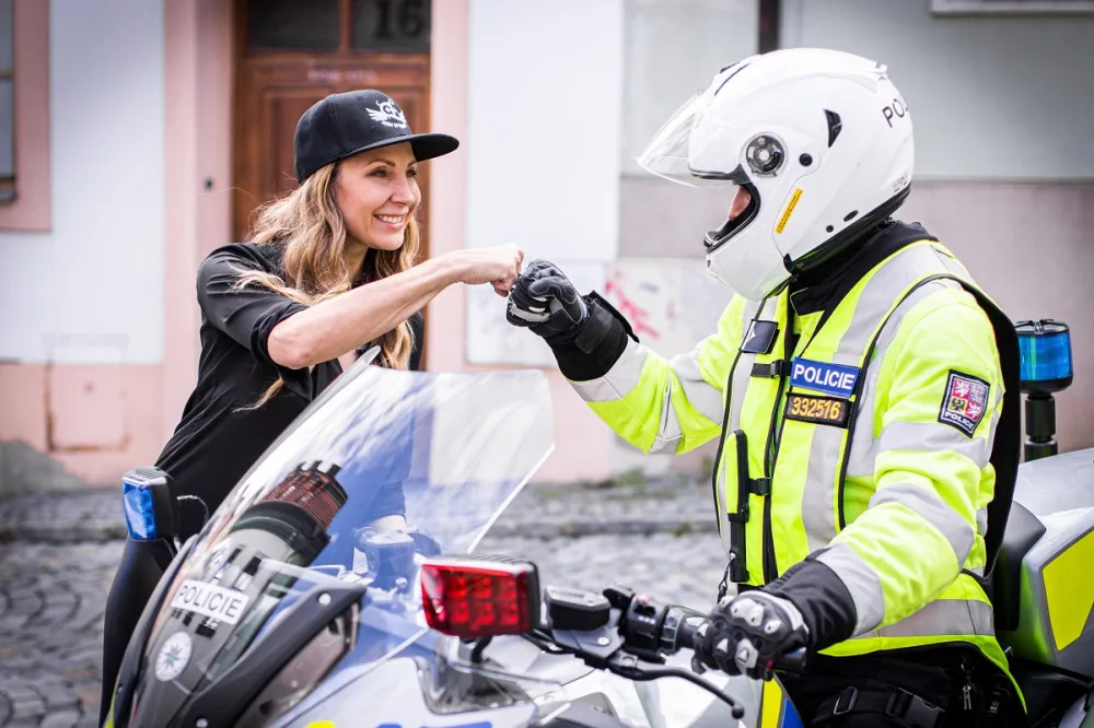 Adrenalin za volantem? Pro policistu pomocník, pro závodníka ohrožení, říká Olga Lounová