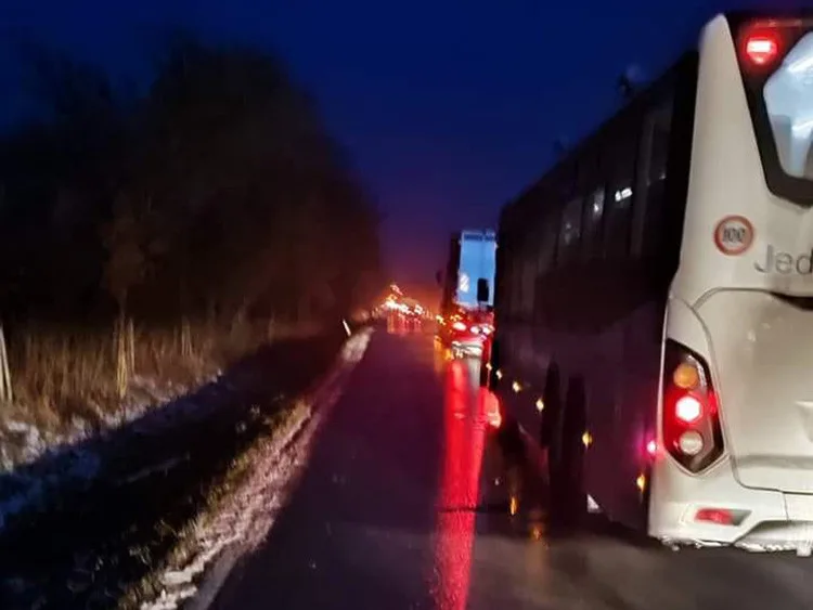 Nehodou zablokovaná silnice u obce Nové Zámky na Litovelsku