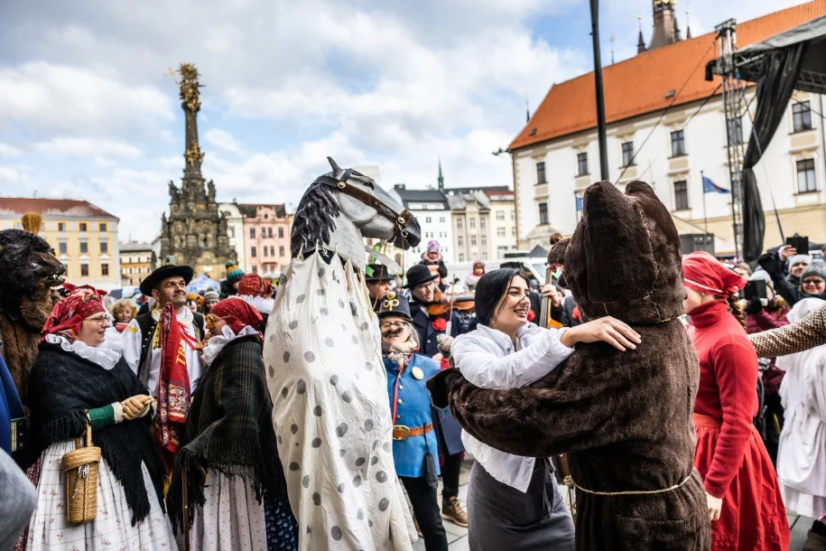 TIP NA VÍKEND: Olomouc v sobotu ožije masopustem. Město zaplaví rej masek, folklor a jarmark plný specialit