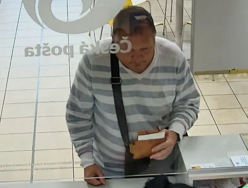 policie pátrá po muži