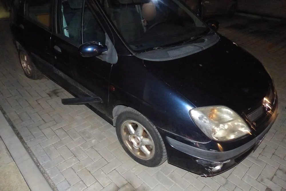Senior vyrazil vozem Renault Megane na nákup, v organismu měl však téměř dvě promile alkoholu