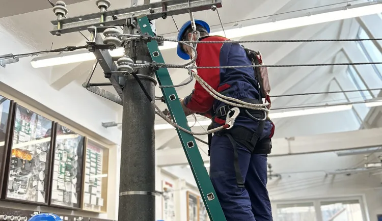 Na trhu mohou chybět elektrikáři, kteří se starají o distribuční síť. EG.D otevírá nové třídy
