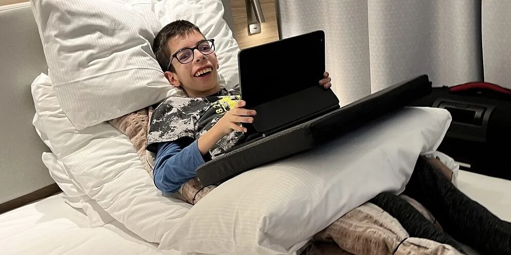 Martin ze Šumperka bojuje s neznámou nemocí. Už přestal úplně chodit, pomohl by mu elektrický vozík