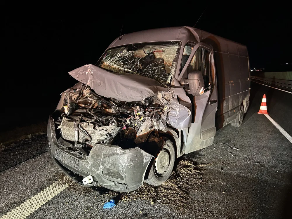 U Olšan se v noci dvakrát po sobě bouralo. Nejprve havarovalo BMW, poté do dodávky narazil Renault