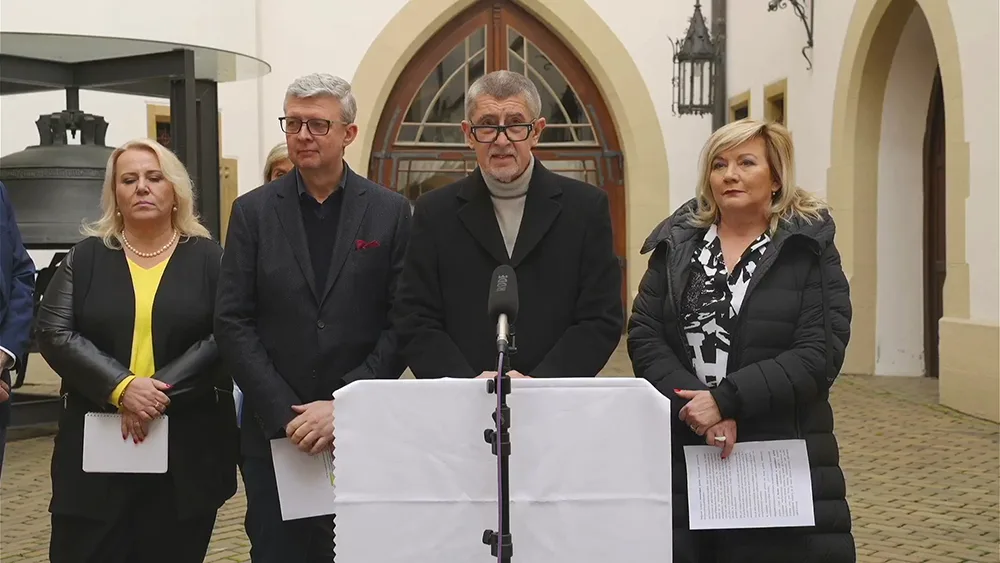 Tisková konference po jednání stínové vlády Andreje Babiše v prostorách olomoucké radnice