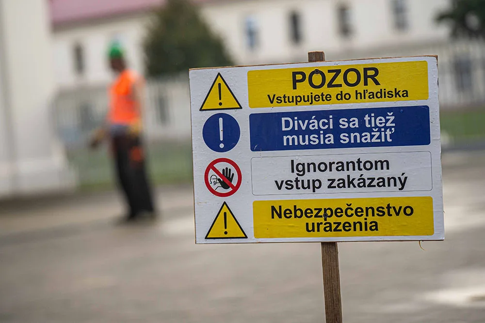 Novocirkusový festival v Olomouci nabídne úchvatná představení v letním kině i akrobacii na bagru