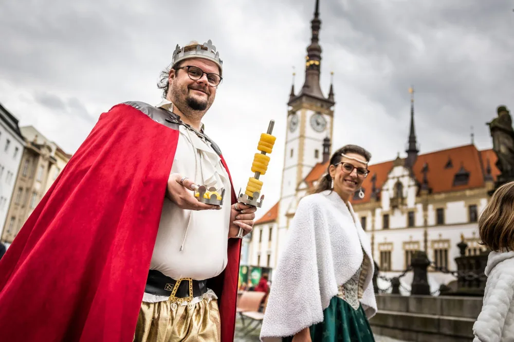 TIP NA VÍKEND: Olomouc ovládne tvarůžkový festival. Slibuje gurmánské zážitky, zábavu a soutěž o titul krále