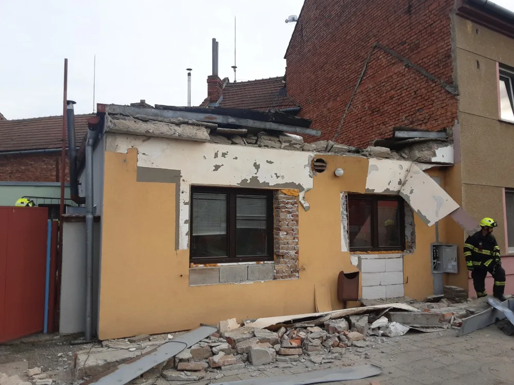 V Obědkovicích se kvůli opravám zřítil dům, naštěstí v něm nikdo nebyl. Nyní půjde úplně k zemi