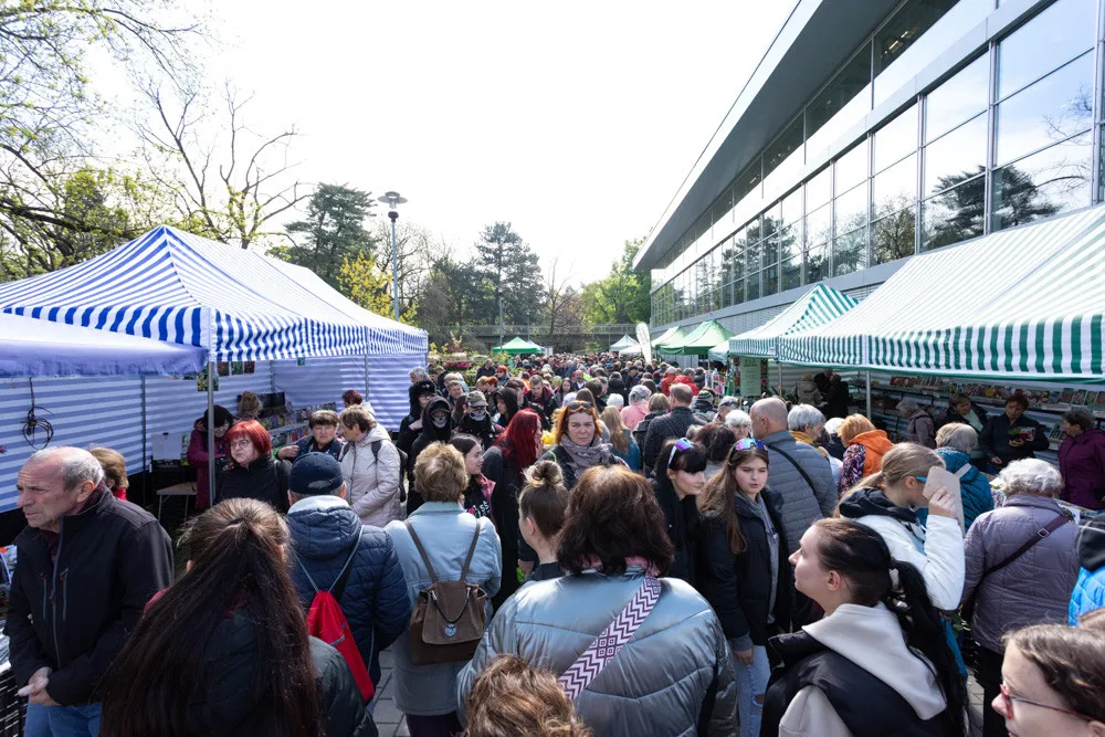 FOTOGALERIE: Vesmírná hlavní expozice i zahradnické trhy. Začala jarní Flora Olomouc