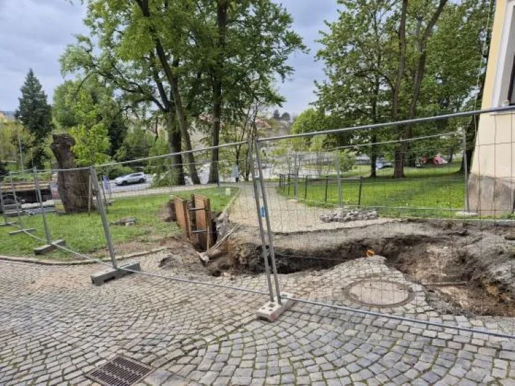 V historickém centru Šumperka začaly opravy plynovodu. Potrvají až do října