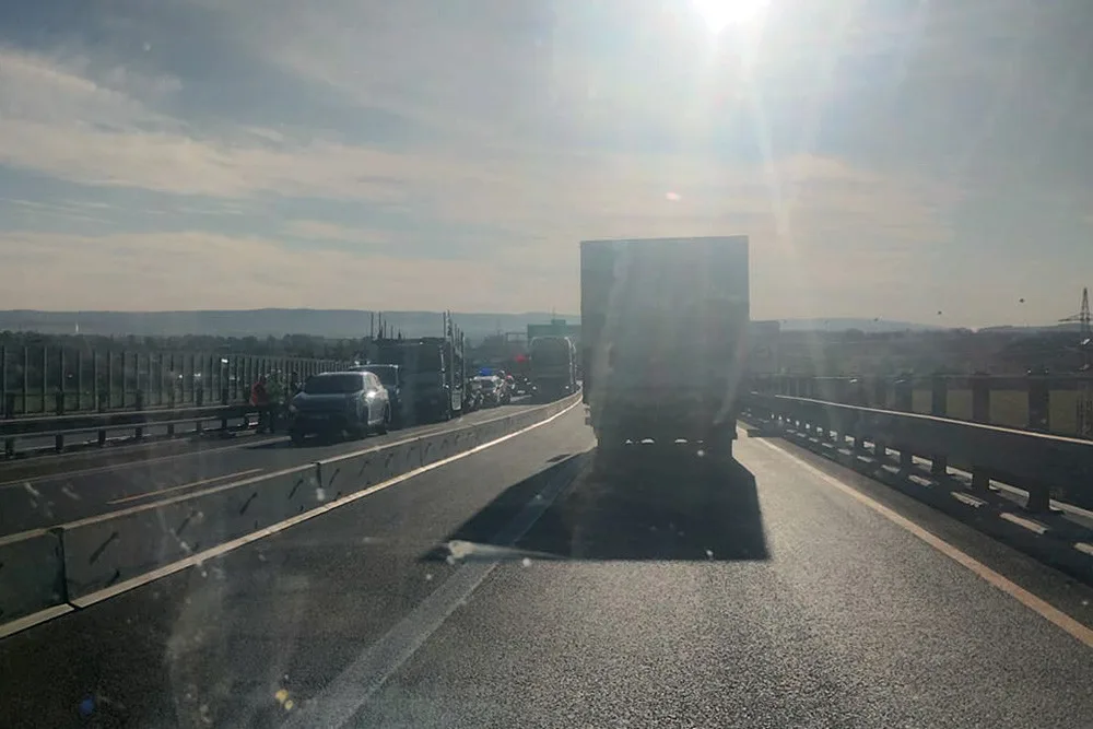 Nehoda několika vozidel zablokovala dálnici D35 u Olomouce