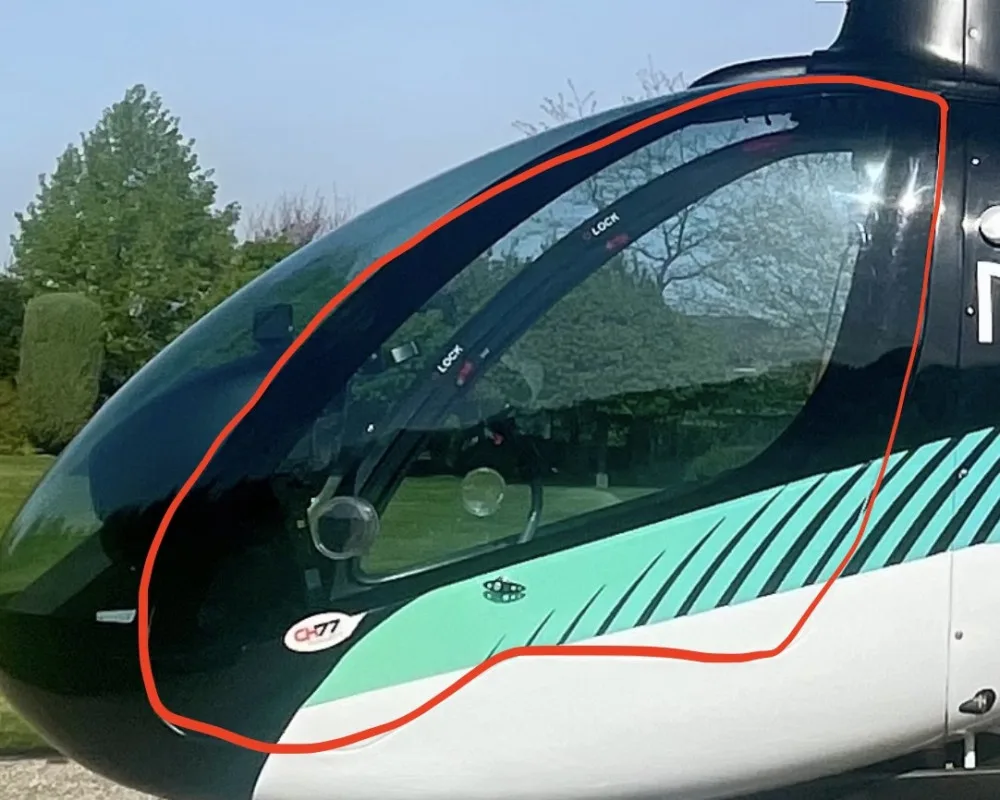 U Luké na Olomoucku z vrtulníku upadly dveře. Nikoho nezranily, pilot je zatím nenašel