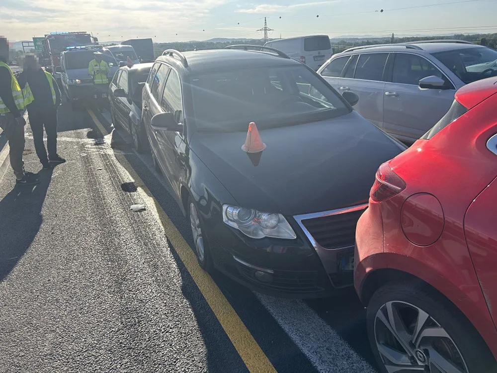 Na D35 řešili policisté postupně tři hromadné dopravní nehody