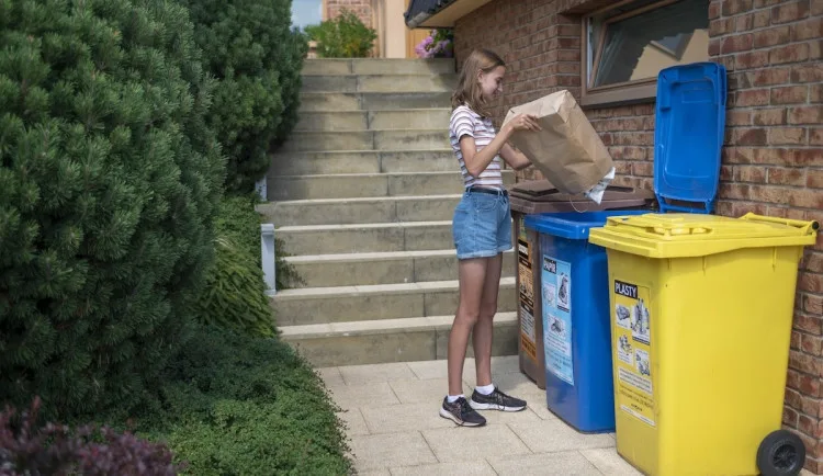 size3-17168810515445-241-obaly-uz-recykluji-tri-ctvrtiny-cechu-nejvic-se-jim-to-dari-s-papirem