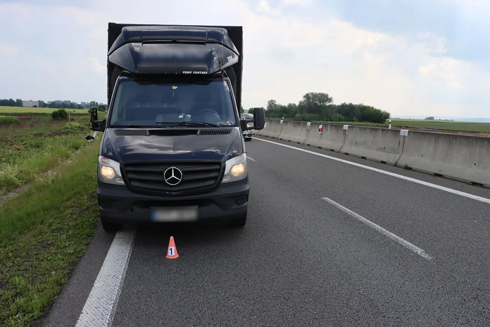 2 - Dopravní nehoda na obchvatu Olomouce si vyžádala transport dvou lidí do nemocnice