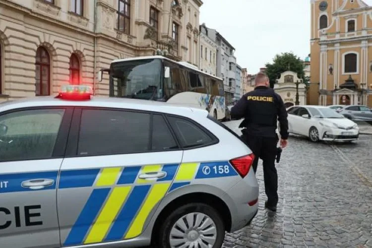 Policisté dnes obsadili Městský dům v Přerově, kde střelec ohrožoval návštěvníky. Šlo o cvičení