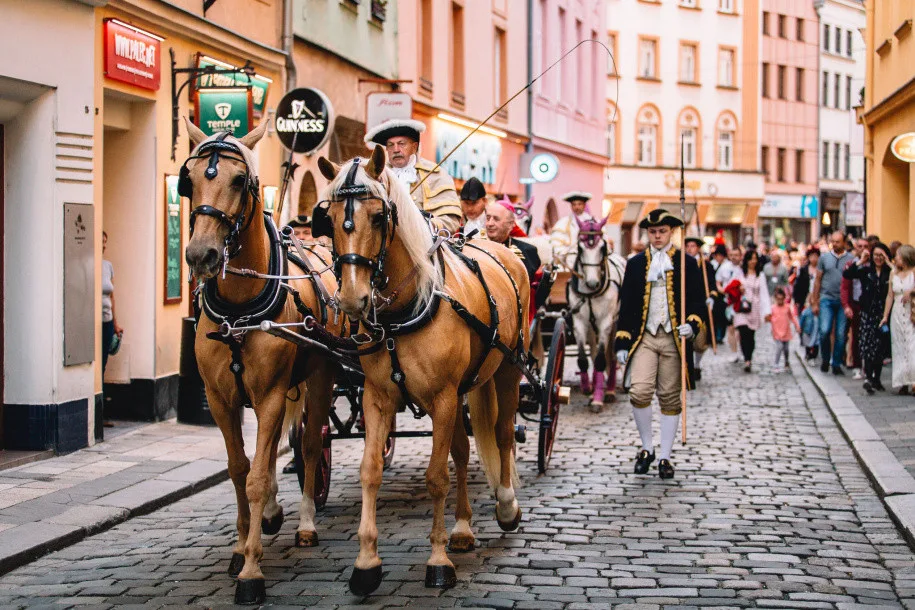 Až do neděle Olomouc opanují Svátky města. Na programu je průvod, historický jarmark i koncerty