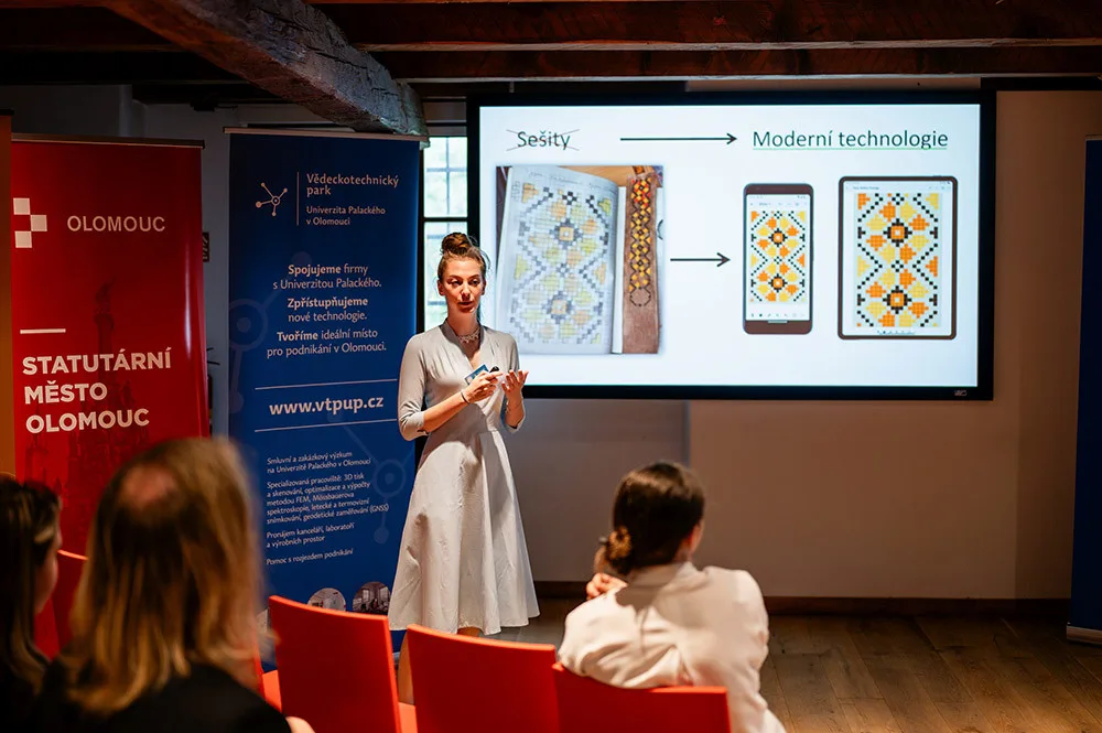 Soutěž Podnikavá hlava v Olomouci vyhrál projekt StitchItOn