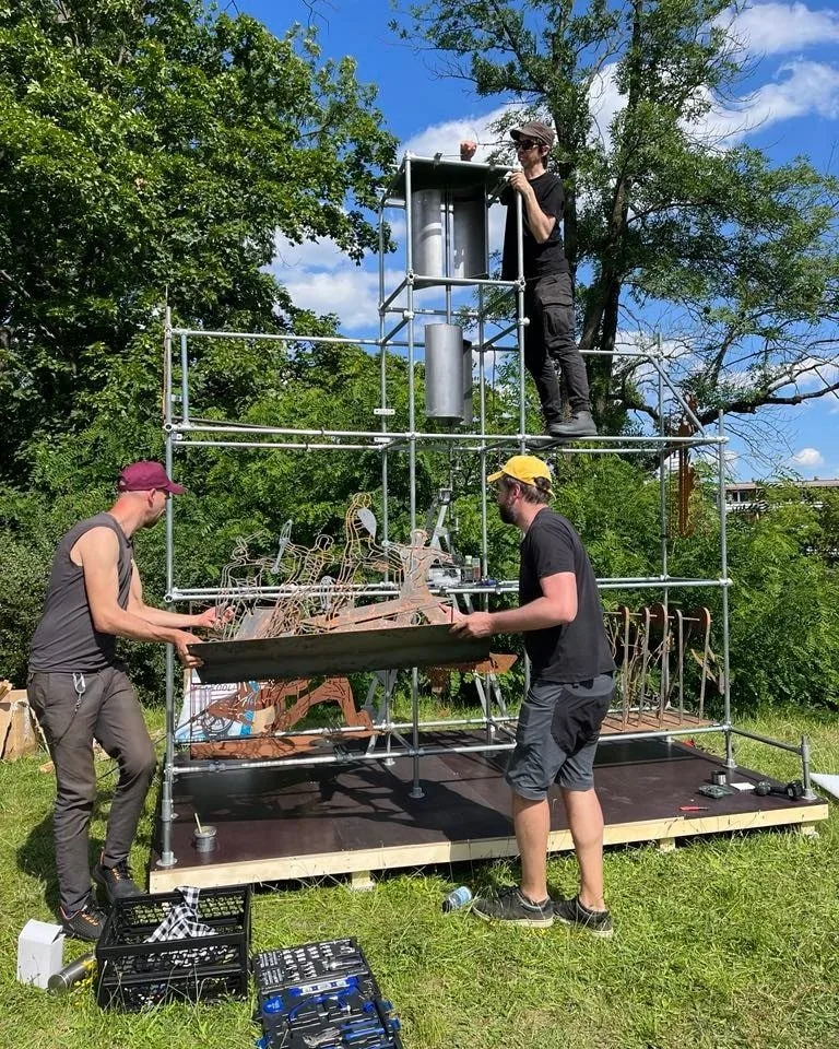 ANKETA: Garáže na Horním náměstí? Nové umělecké instalace v Olomouci budí velkou pozornost