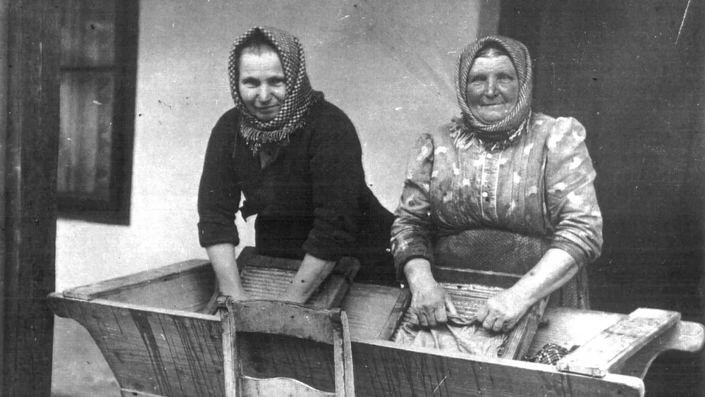 Jak praly naše babičky? Muzeum v Hranicích vystaví historické pračky