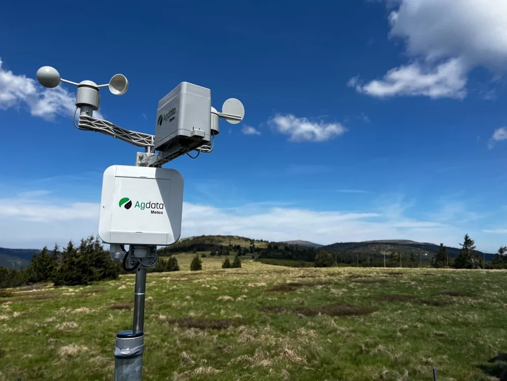 S plánováním výletů v Jeseníkách pomohou turistům chytré meteostanice. Počasí sledují online