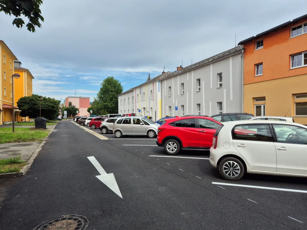 Šumperk opravil jižní část areálu bývalých kasáren. Nové komunikace přišly na dva a půl milionu