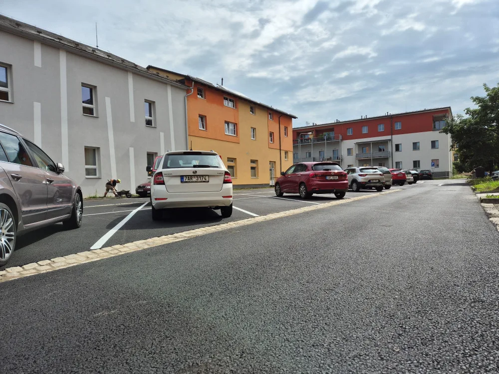 Šumperk opravil jižní část areálu bývalých kasáren. Nové komunikace přišly na dva a půl milionu