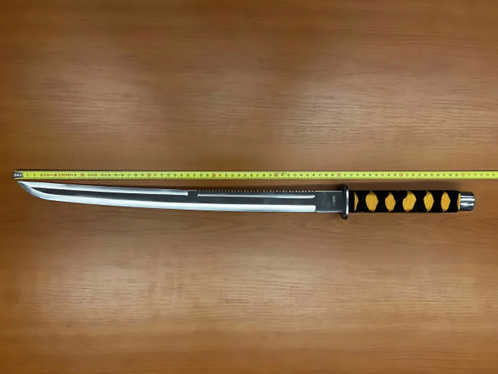 1 - Katana versus mačeta. V centru Prostějova se do sebe málem pustili dva ozbrojení muži