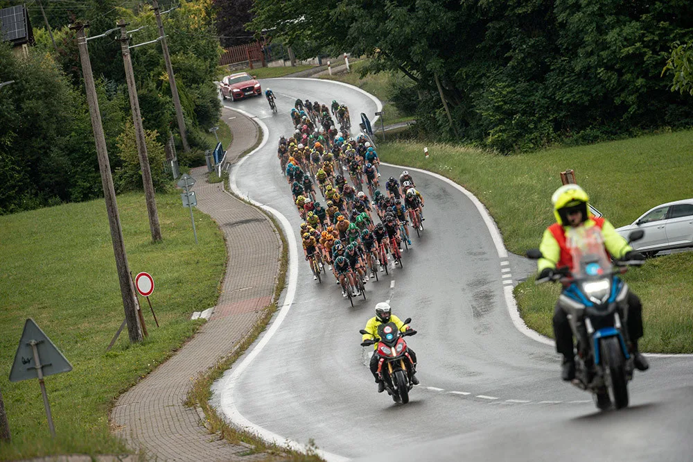 Hvězdy i dopravní omezení na trati. Cyklistická Czech Tour vyráží na silnice v Olomouckém kraji