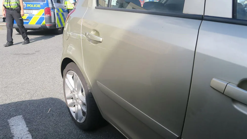 Vybodovaný řidič na Šumpersku boural na silné elektrokoloběžce. Porušení zákazu řeší policie