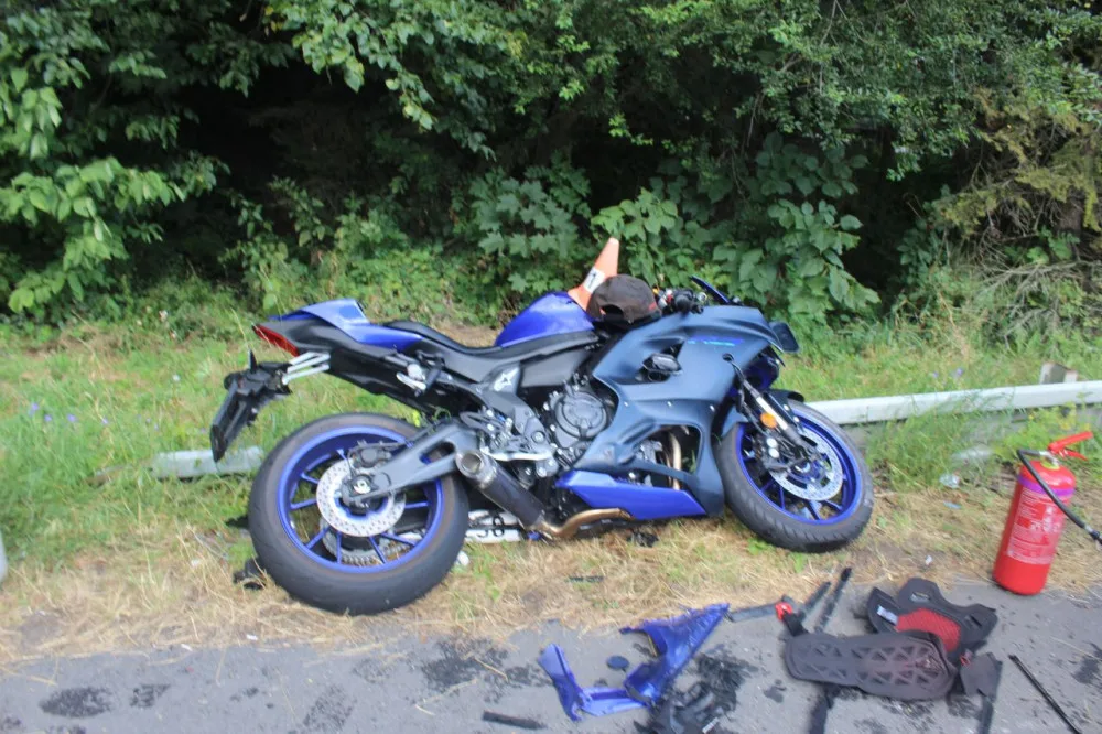 Tragická nehoda sedmadvacetiletého motorkáře v Lipině. Záchranáři ho dvakrát oživovali, ale nepřežil
