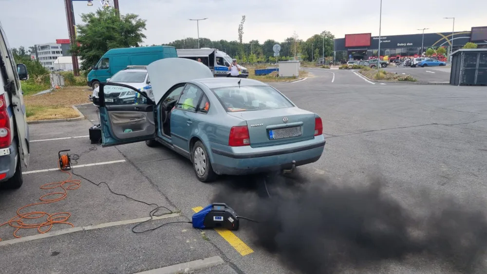 Policisté v Přerově kontrolovali technický stav vozidel. Ani jedno z aut neprošlo