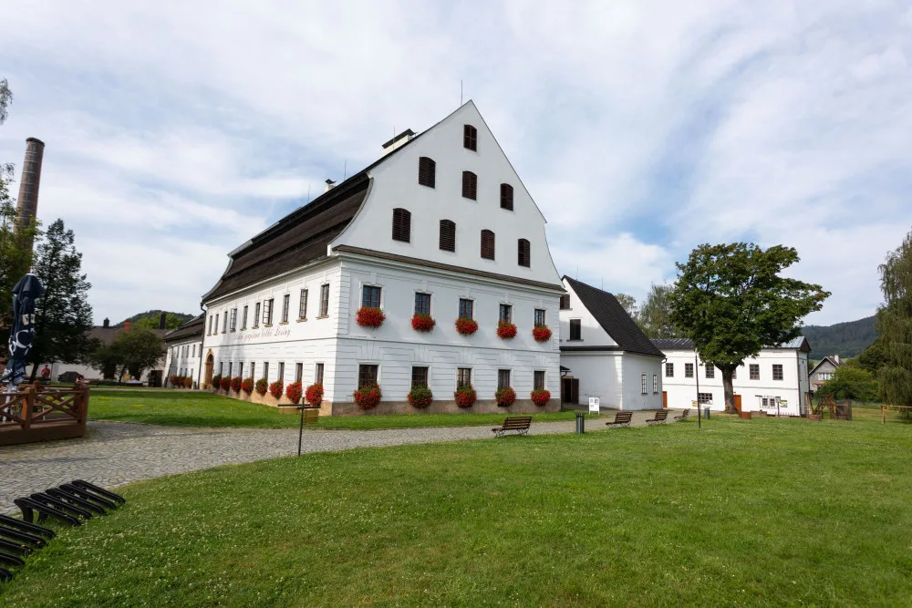Ruční papírna ve Velkých Losinách míří na seznam UNESCO. Zástupci samospráv podepsali memorandum