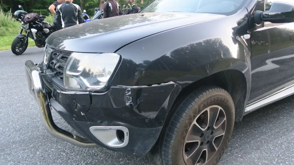 Opakované kontroly nepomáhají. V serpentinách na Červenohorském sedle opět havaroval motorkář