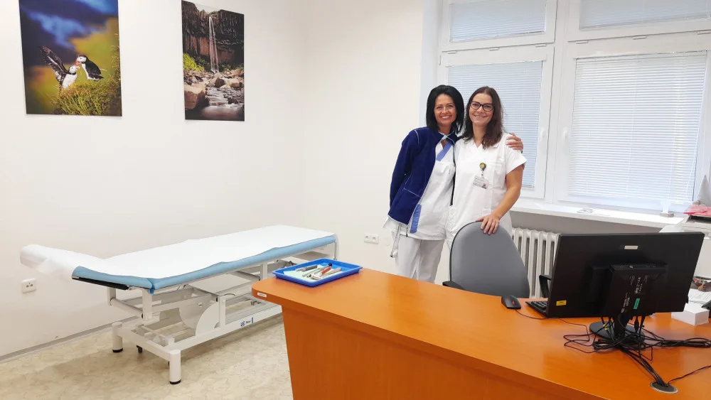 MUDr. Kateřina Pitrochová se setřičkou Miroslavou Šilcovou