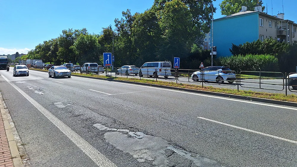 Silnice ve Velkomoravské ulici v Olomouci projde opravou povrchu